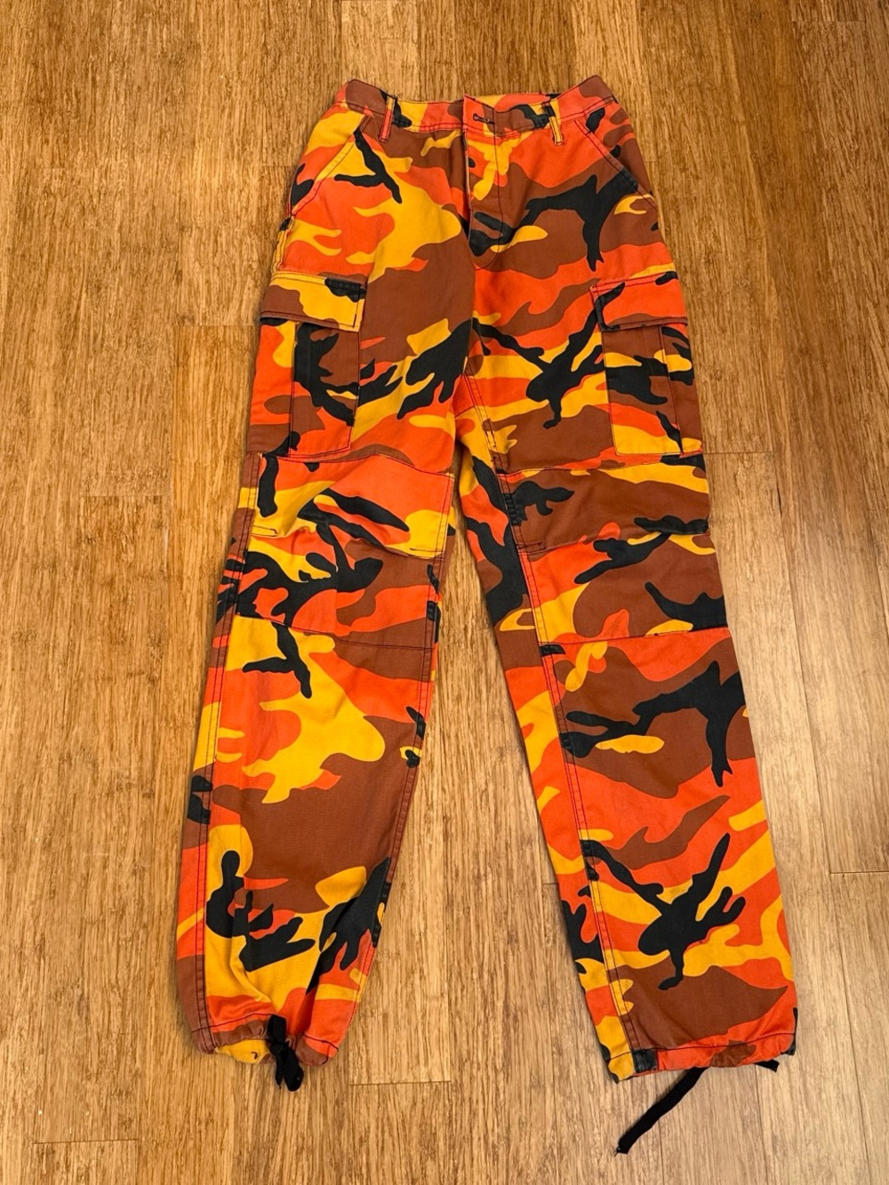 Vintage men’s small Orange & Yellow Camo Cargo Pants